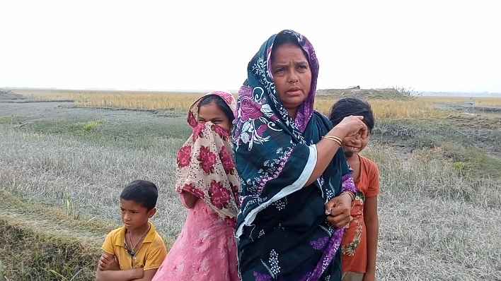 হাতিয়ার ঢালচরে বহিরাগতদের দখলদারি, দিশেহারা ভূমিহীন বাসিন্দারা