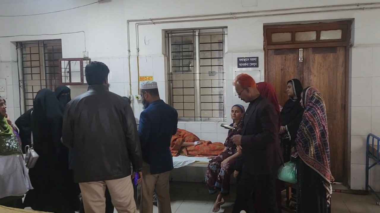 মুন্সিগঞ্জে গুলিবিদ্ধ হয়ে হাসপাতালে অন্তঃসত্ত্বা নারী, এলাকায় উত্তেজনা