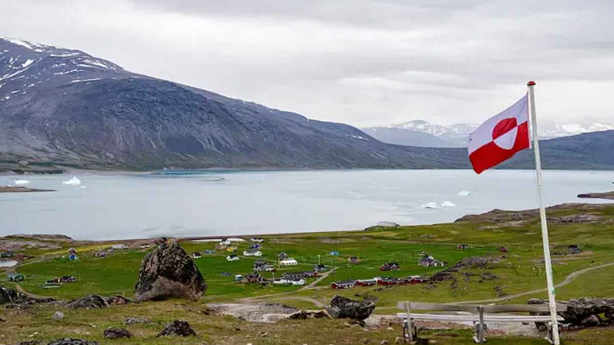 ট্রাম্পের গ্রিনল্যান্ড দখল: রাজনৈতিক কৌশল না বাস্তব পদক্ষেপ?