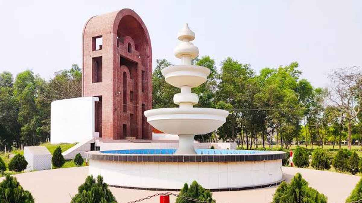 ইবির ছাত্রী হলে সমকামীতার অভিযোগে আটক ১, হল ত্যাগের নির্দেশ