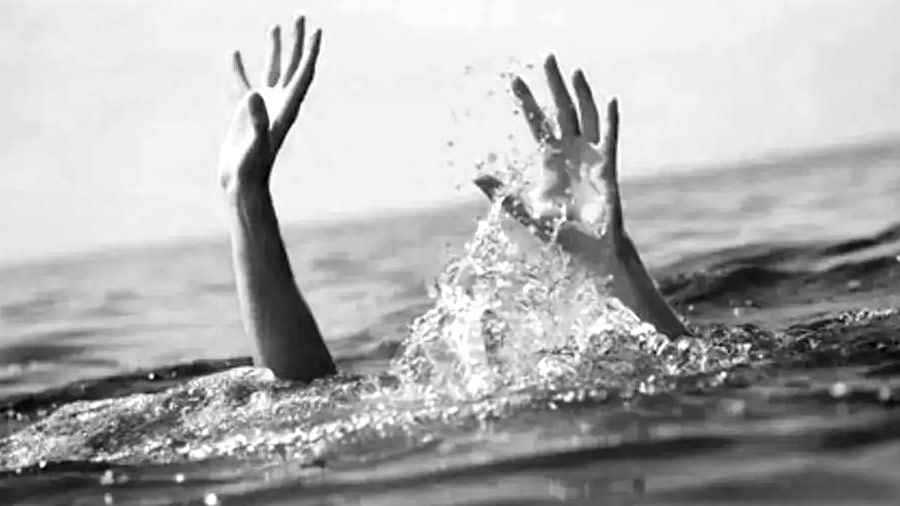টিকটক বানাতে গিয়ে পানিতে ডুবে পাঁচ বন্ধুর মৃত্যু