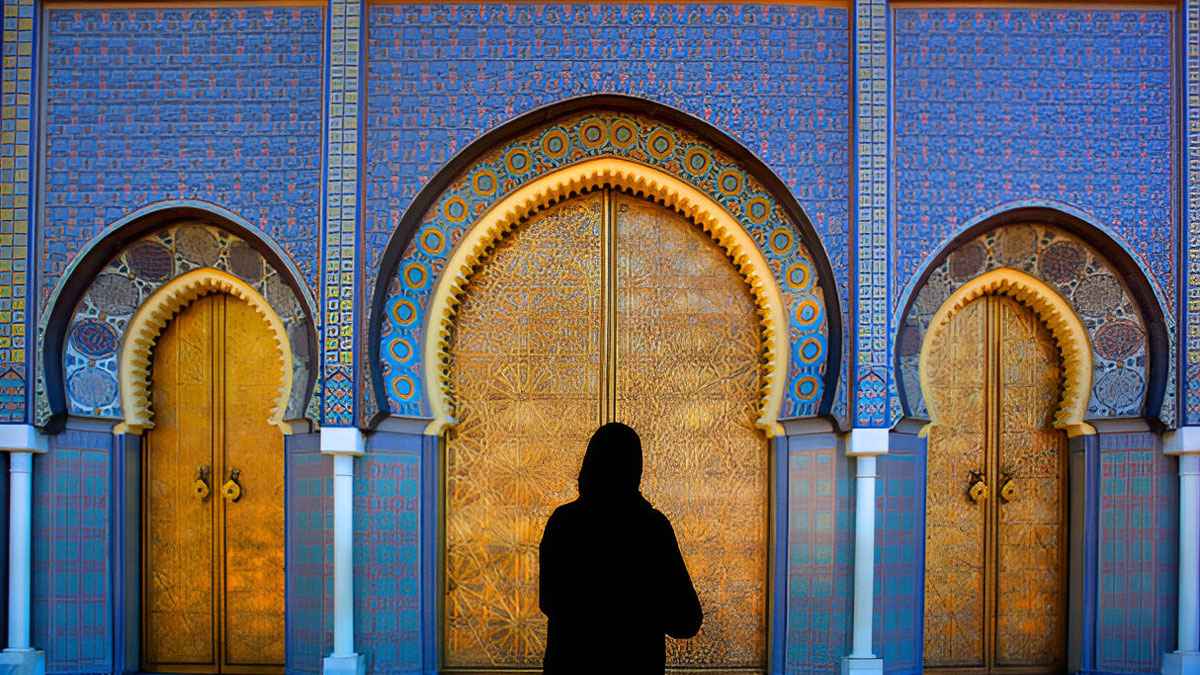 পাতলা ওড়নার ভেতর চুল দেখা গেলে নারীর নামাজ শুদ্ধ হবে?