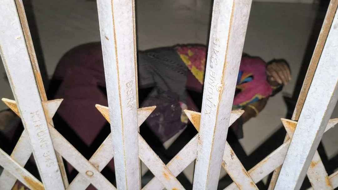 ঋণের টাকা না পেয়ে নারীকে রাতে তালাবদ্ধ করে রাখল পল্লী উন্নয়ন বোর্ড