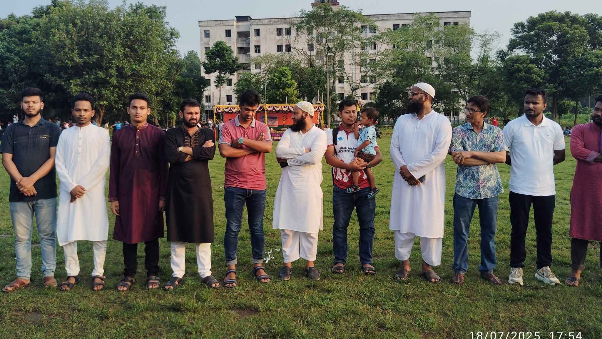 রাজনীতি নিষিদ্ধ ক্যাম্পাসে ছাত্রদল নেতাদের নিয়ে খেলা উদ্বোধন, বিতর্ক