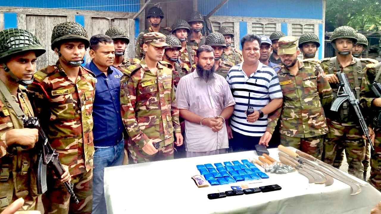 চিতলমারীতে ৫ হাজার ইয়াবাসহ মাদক কারবারি গ্রেফতার