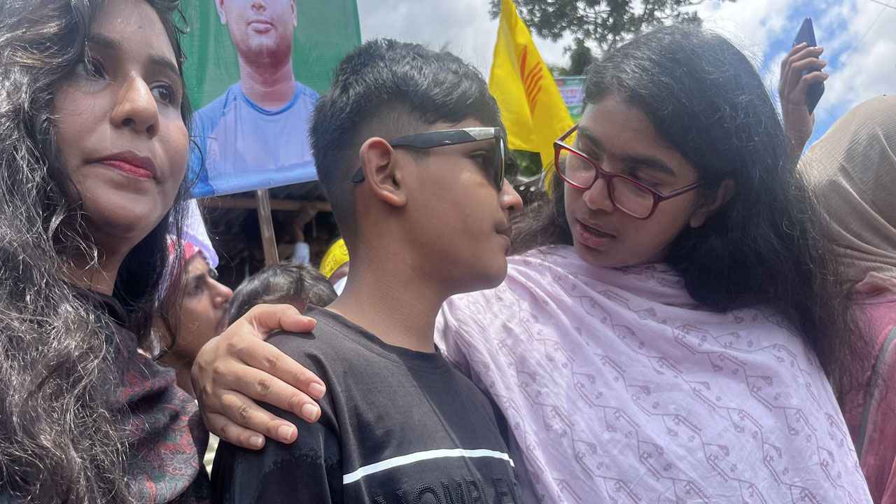 ‘ভেতর থেকে তাগিদ এসেছিল যে ওদের পাশে দাঁড়াতে হবে’