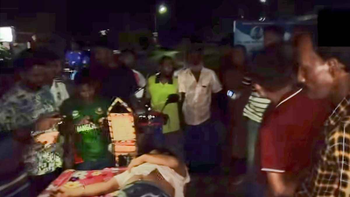 চুয়াডাঙ্গার আলমডাঙ্গায় সড়ক দুর্ঘটনায় তিনজন নিহত