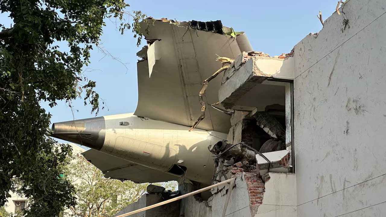 জানা গেল এয়ার ইন্ডিয়ার বিমান বিধ্বস্ত হওয়ার কারণ