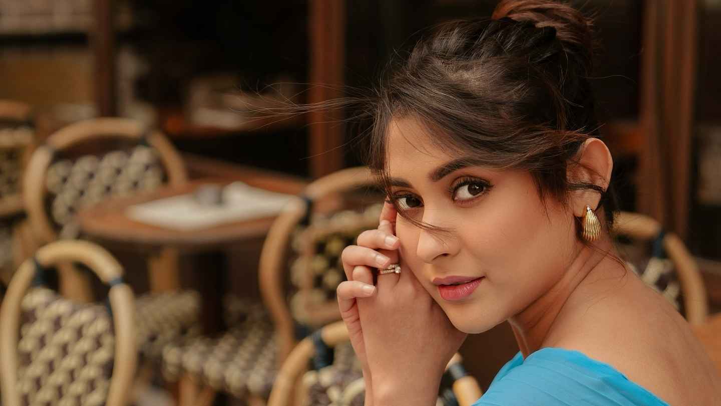 কারও জীবনে যেন এমন কষ্ট না আসে: মেহজাবীন চৌধুরী 