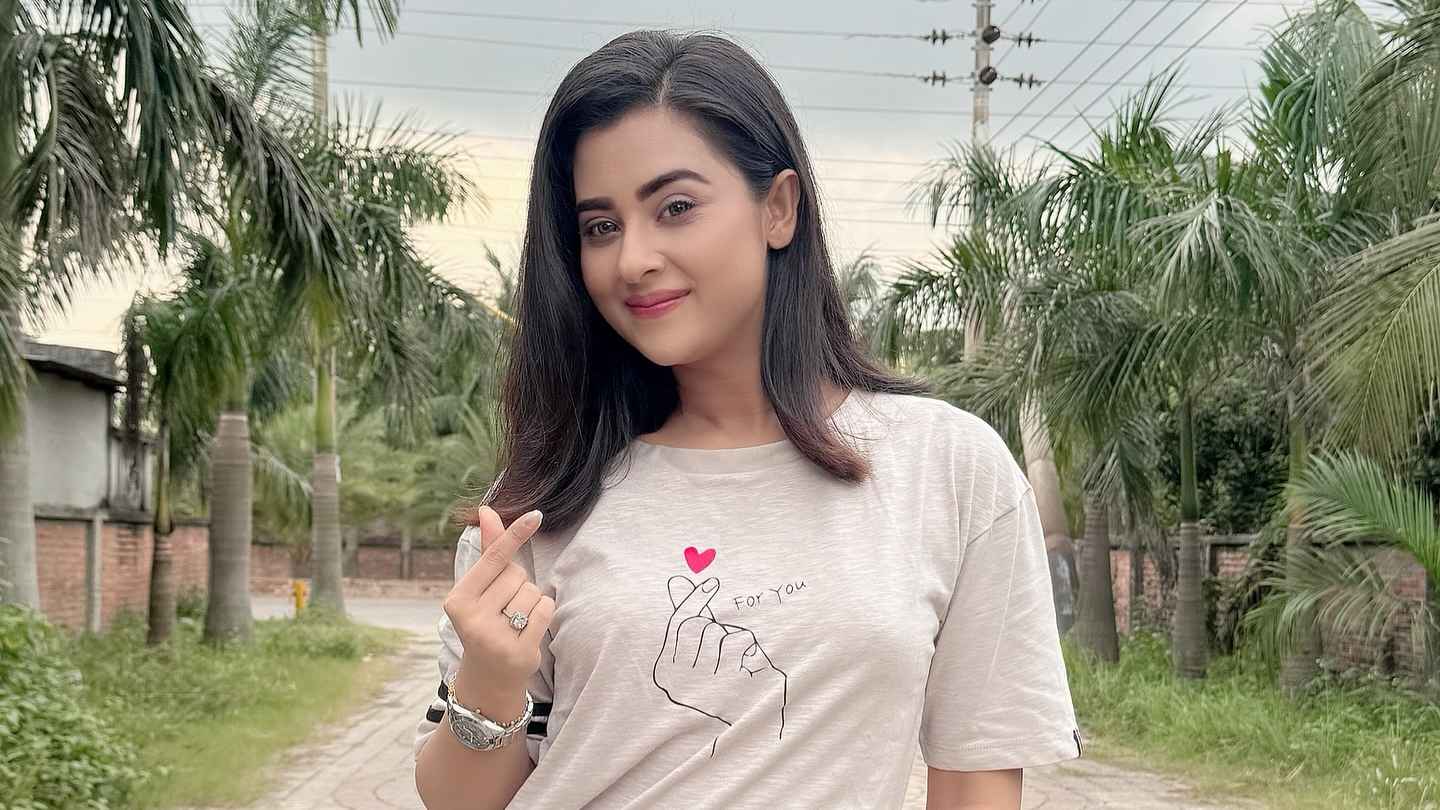 প্রথমবার মিউজিক ভিডিওতে বুবলী