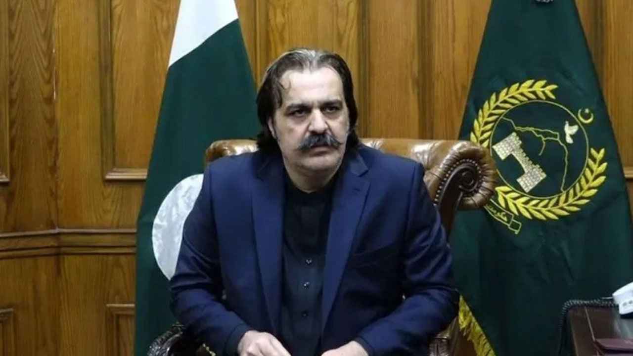 পাকিস্তানে খাইবারে মুখ্যমন্ত্রীর বিরুদ্ধে গ্রেফতারি পরোয়ানা