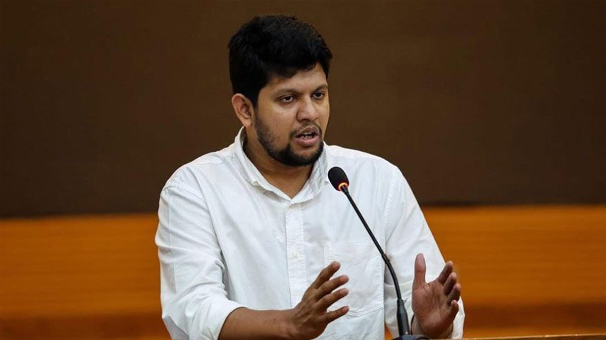 বড় শয়তান এখনো আমাদের কাঁধে শ্বাস ফেলছে: মাহফুজ আলম