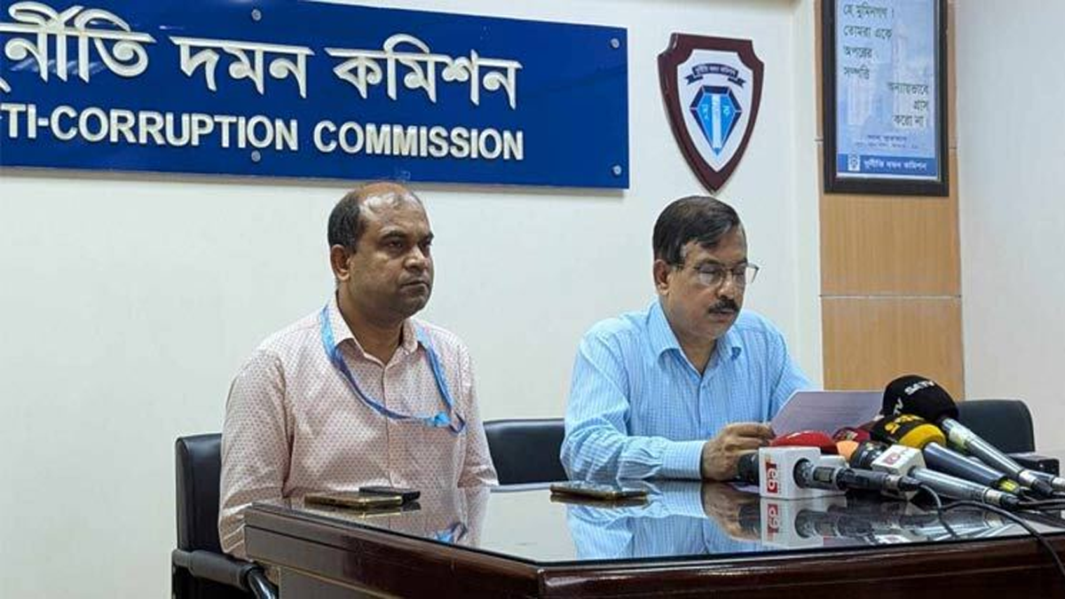 চাঁদাবাজির সুনির্দিষ্ট অভিযোগ থাকলে অনুসন্ধানে বাধা নেই: দুদক