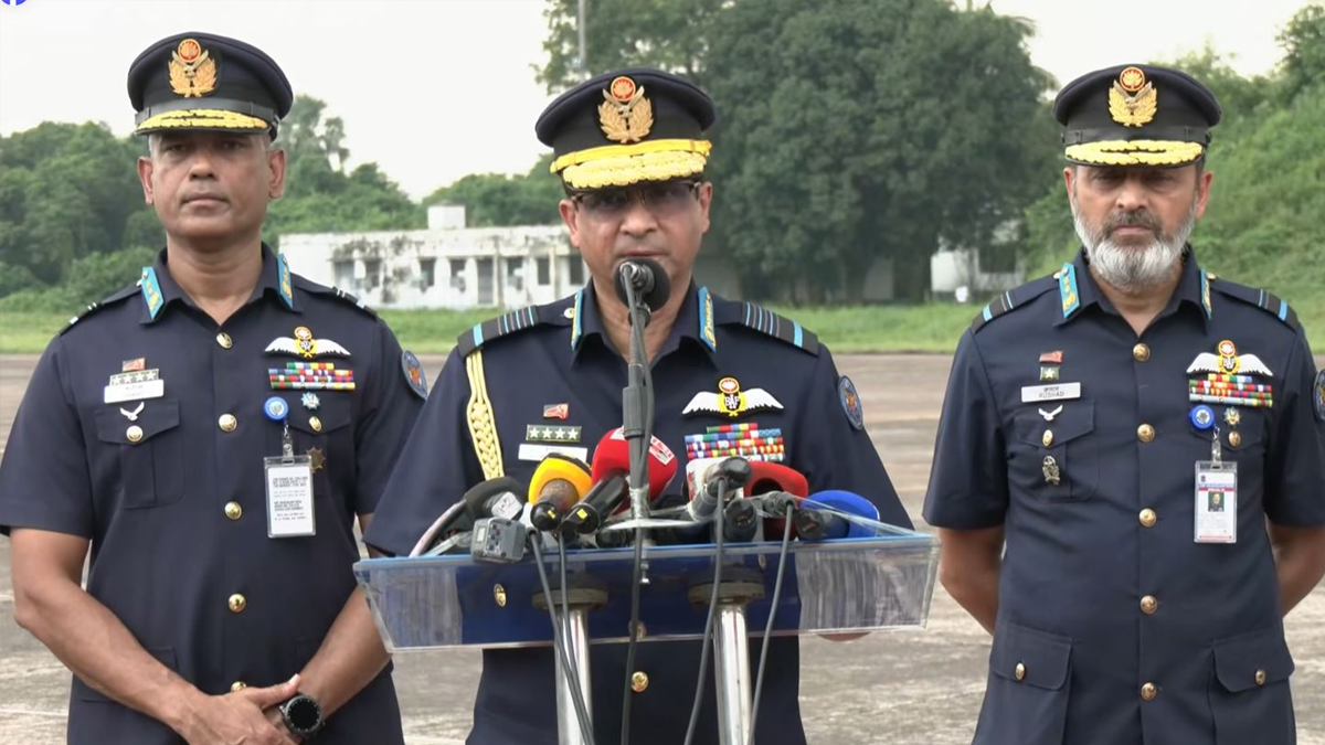 দুর্ঘটনার কারণ খুঁজে বের করতে তদন্ত করছি: বিমান বাহিনীর প্রধান