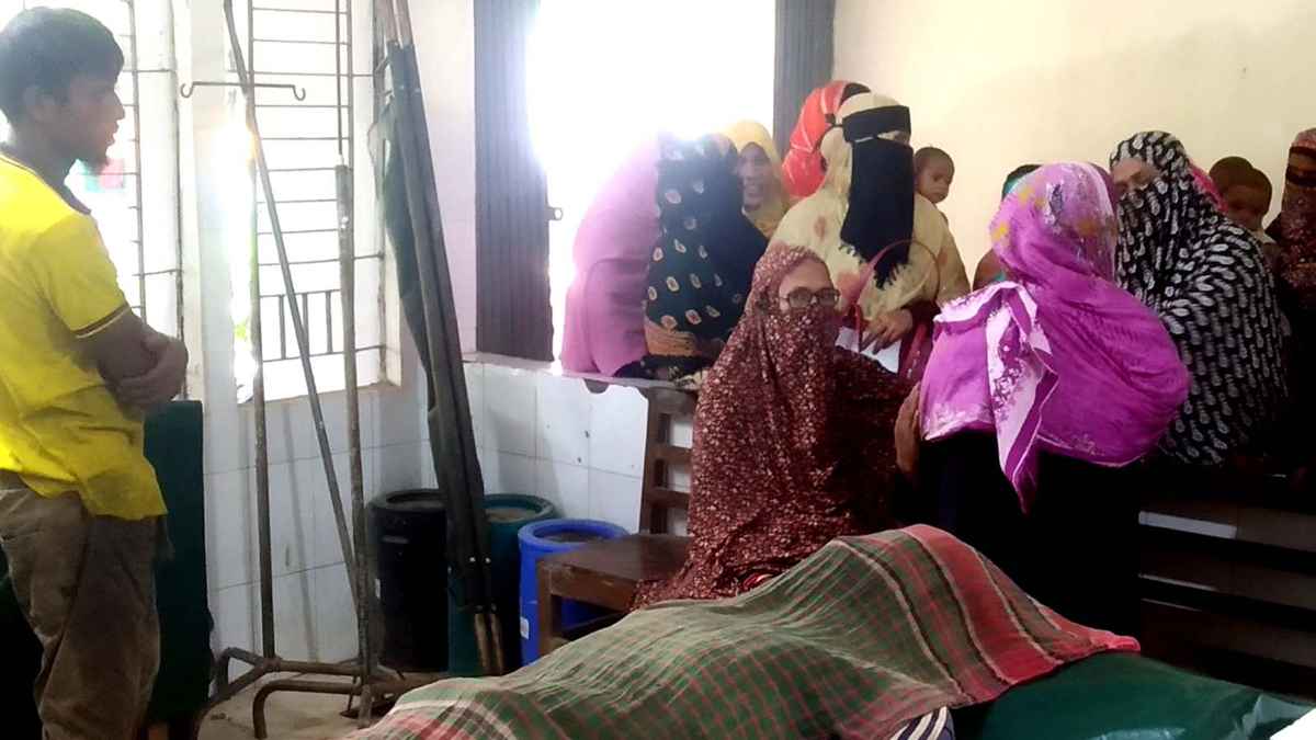 গরুর ঘাস কাটা মেশিনে বিদ্যুৎস্পৃষ্ট হয়ে শ্রমিক নিহত