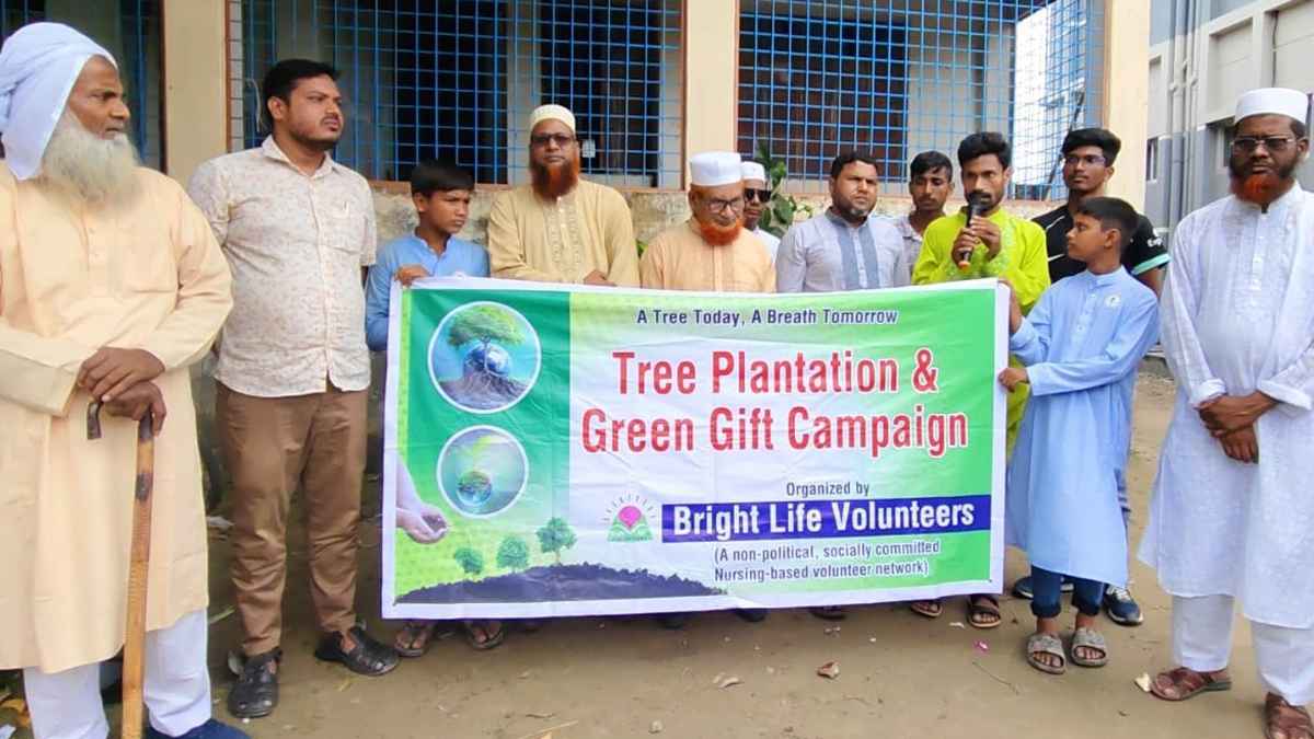 এবার গোদাগাড়ীতে ব্রাইট লাইফ ভলান্টিয়ার্সের ৫০০ বৃক্ষ উপহার