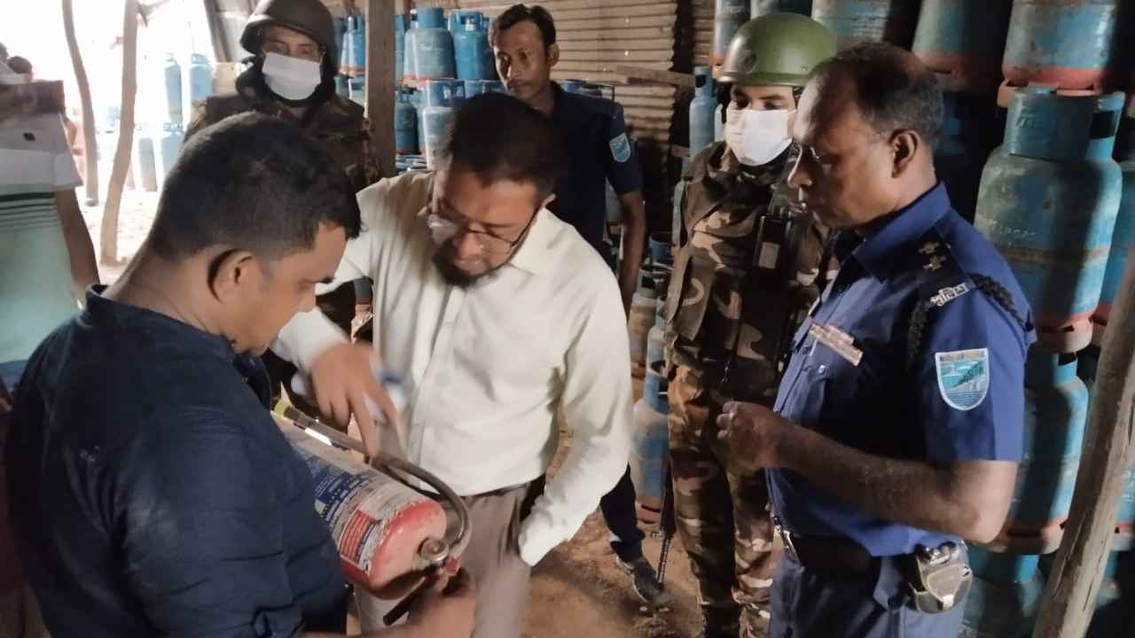 বাসাবাড়ি থেকে ৯০০ বোতল সিলিন্ডার গ্যাস উদ্ধার, ২ লাখ টাকা জরিমানা