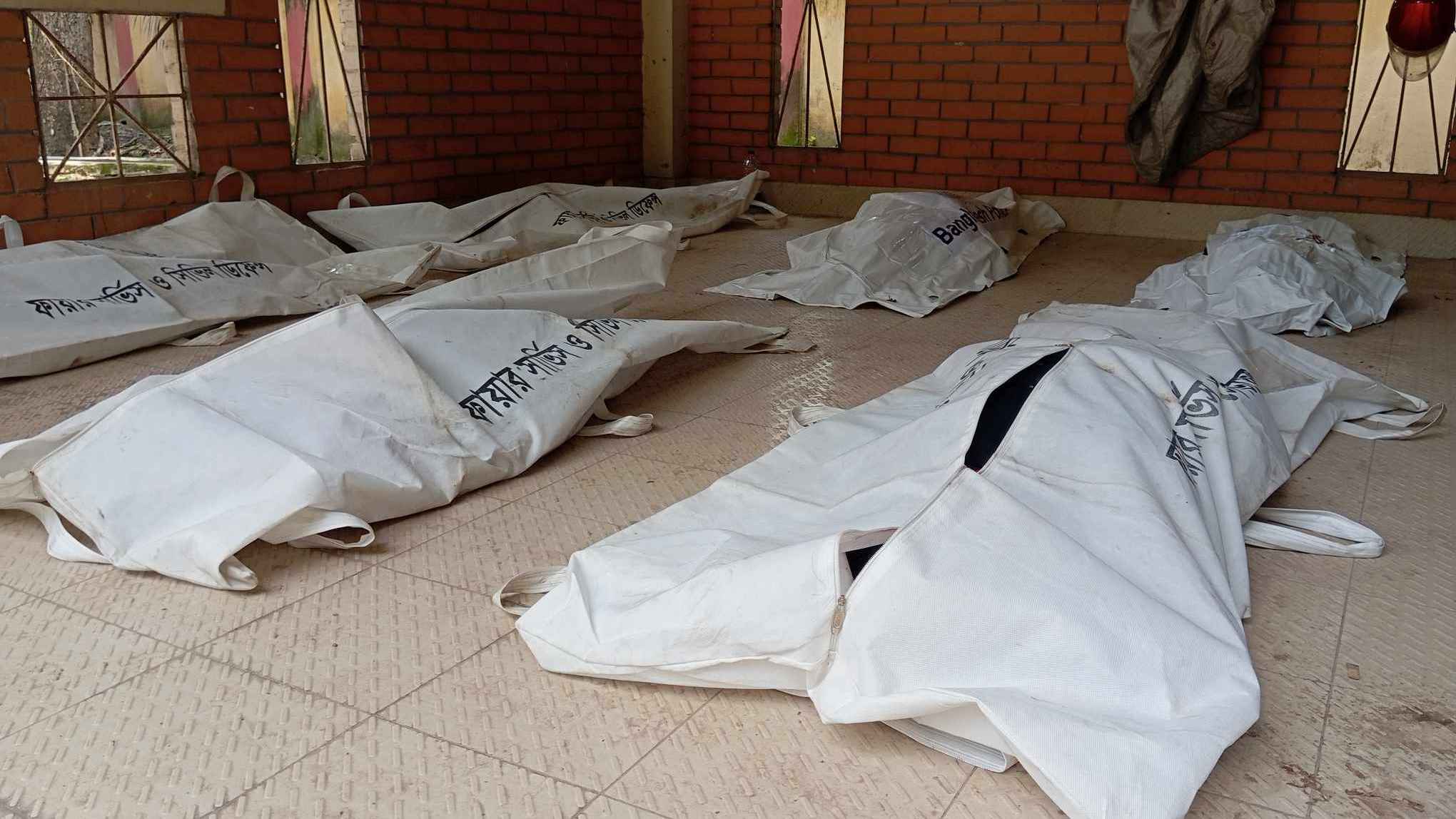 নাতিকে দেখার সৌভাগ্য হলো না দাদা-দাদির: ট্রাকচাপায় পরিবারের ৭ জনই নিহত