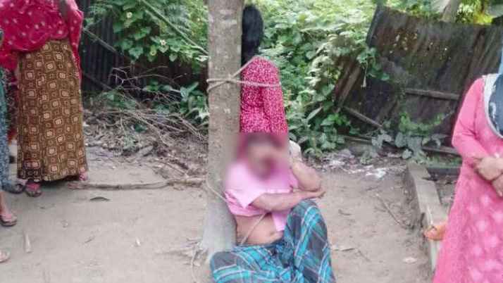 পরকীয়া সম্পর্কের জেরে বিএনপি নেতাকে গাছে বাঁধল গ্রামবাসী