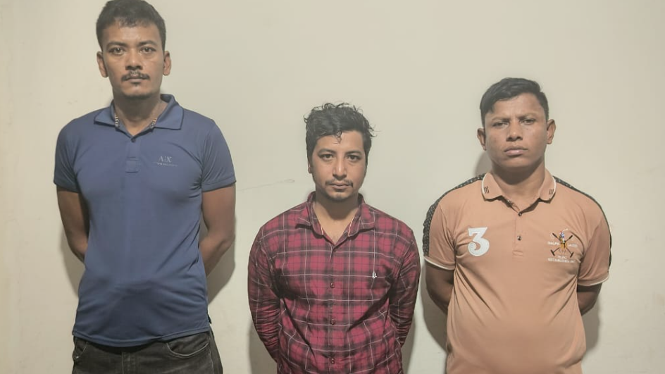 কক্সবাজারে আগ্নেয়াস্ত্র ও গুলিসহ গ্রেফতার ৩