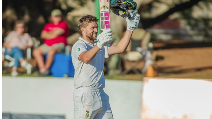 লারাকে ছোঁয়া হলো না মুল্ডারের