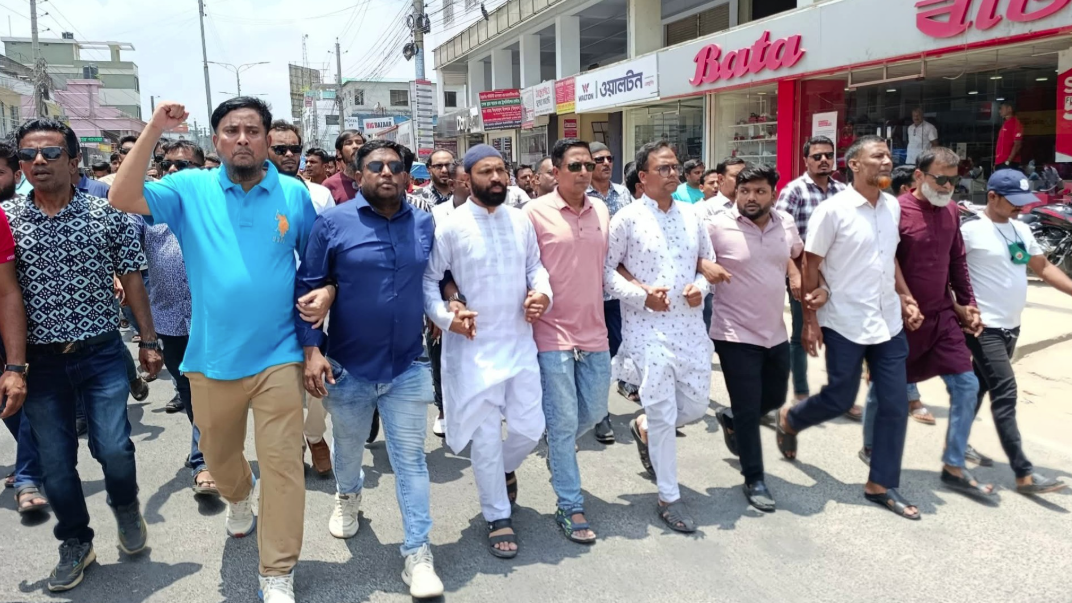 হত্যাকাণ্ডের প্রতিবাদে ঠাকুরগাঁওয়ে ছাত্রদল ও শিক্ষার্থীদের বিক্ষোভ