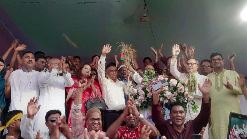 কতিপয় দল বিএনপিকে বিতর্কিত করার চেষ্টা করছে: আযম খান