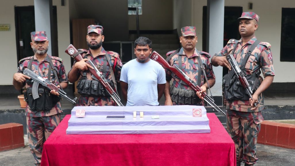 যশোরে স্বর্ণের বারসহ আটক ১