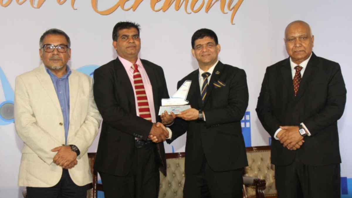 তিনবারের ‘বেস্ট ডমেস্টিক এয়ারলাইন’ ইউএস-বাংলা এয়ারলাইন্স