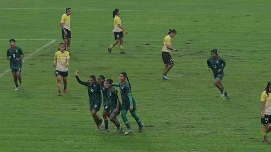 কাদামাখা মাঠে প্রথমার্ধে ভুটানের জালে ১ গোল বাংলাদেশ