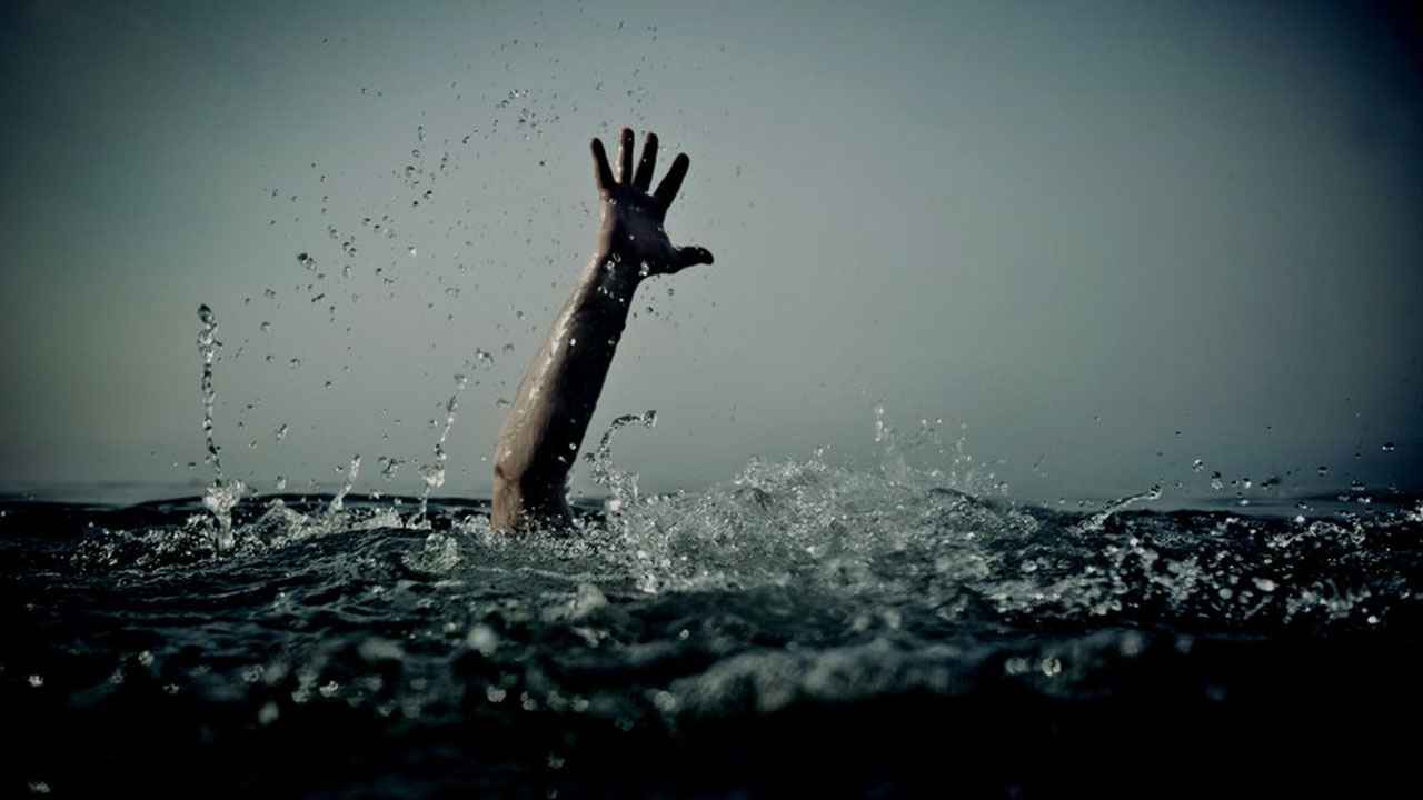 ব্রাহ্মণবাড়িয়ায় ডোবা থেকে শাপলা তুলতে গিয়ে ভাই-বোনের মৃত্যু