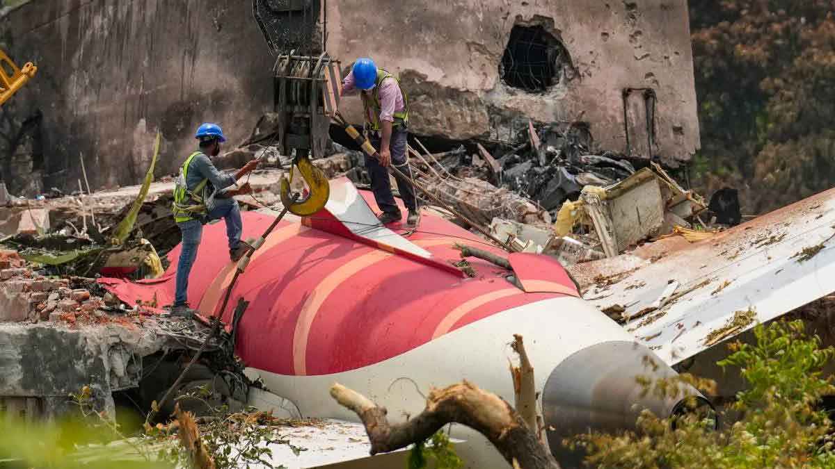 আহমেদাবাদ বিমান দুর্ঘটনা, জ্বালানির প্রবাহ বন্ধ করেন ক্যাপ্টেন