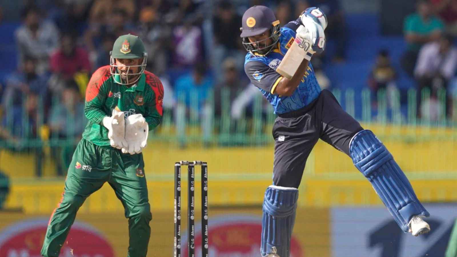 আড়াইশ রানের আগে শ্রীলঙ্কাকে থামালো বাংলাদেশ