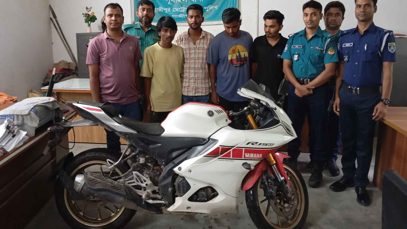গাজীপুর চুরি যাওয়া মোটরসাইকেল উদ্ধার, গ্রেফতার ৪