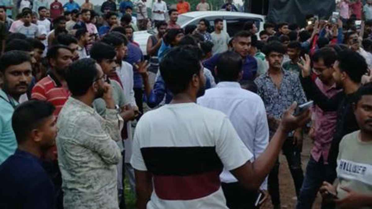 আবাসিক হোটেলে ভ্রাম্যমাণ আদালত অবরুদ্ধ, সেনাবাহিনীর হস্তক্ষেপে উদ্ধার