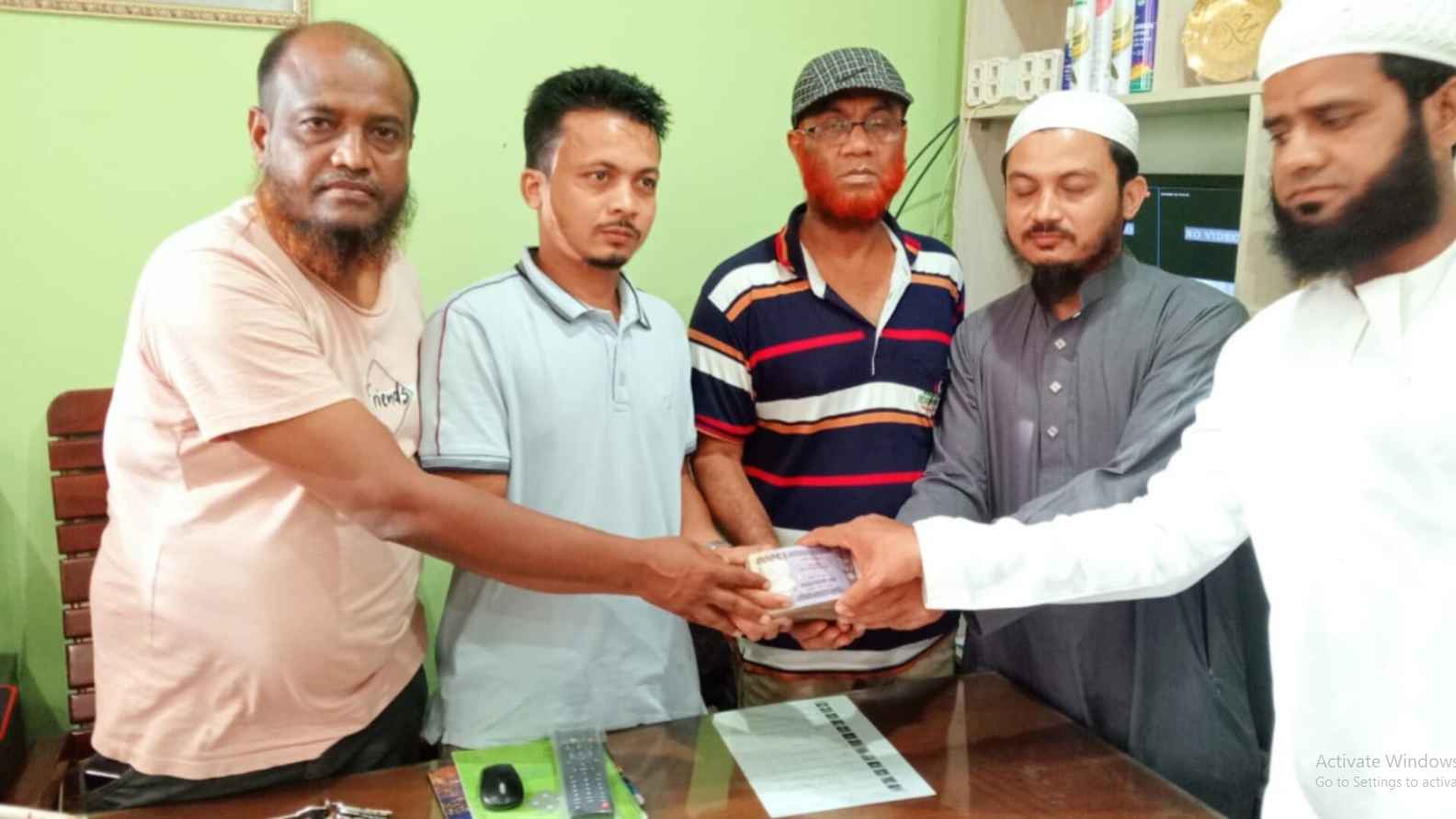 ভুলে অ্যাকাউন্টে চলে আসে ৪ লাখ টাকা প্রকৃত মালিককে ফিরিয়ে দিলেন ফারুক