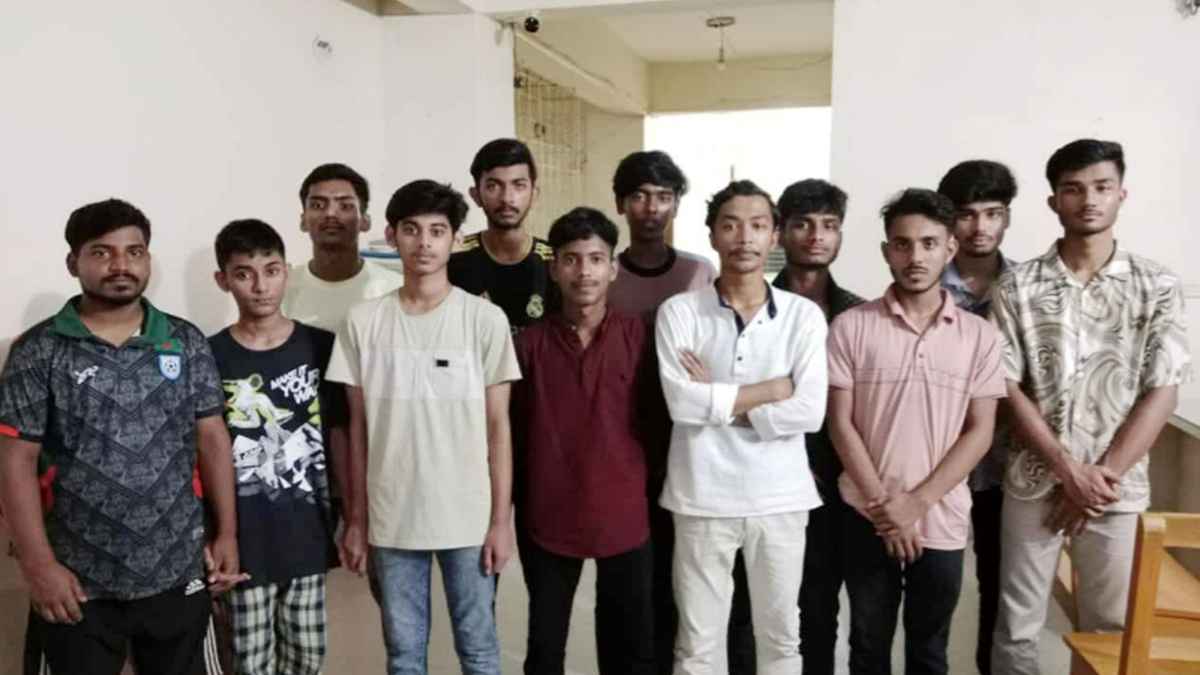 চাঁদপুরে কিশোর অপরাধে জড়িত সন্দেহে আটক ২২