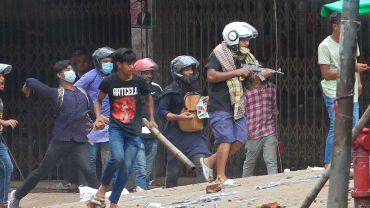 চট্টগ্রামে শনাক্ত ৪৬ অস্ত্রধারীর ২৭ জনই অধরা