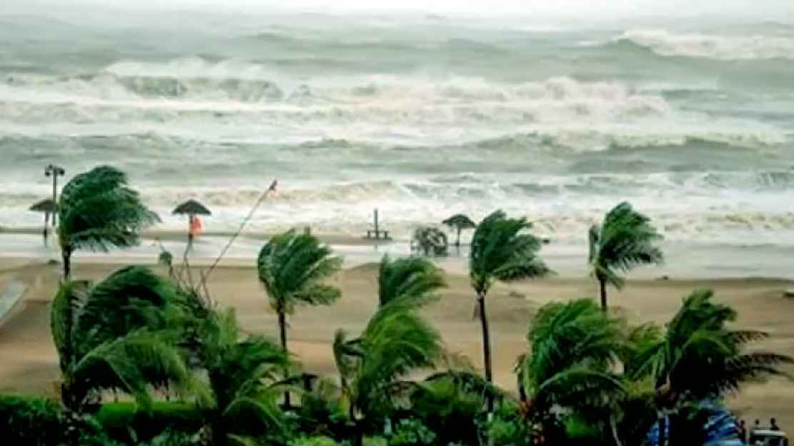 ঢাকাসহ ১৩ অঞ্চলে ঝড়ের আভাস