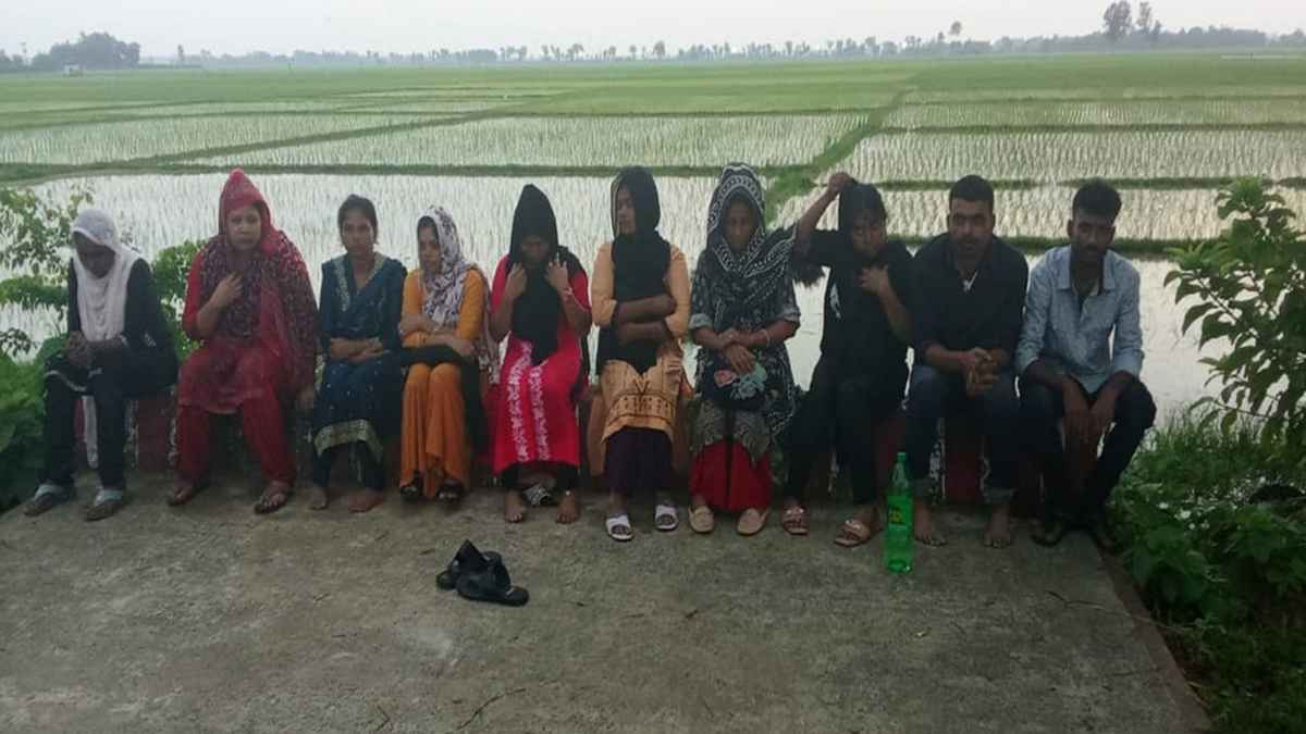 ধামইরহাট সীমান্ত দিয়ে ১০ বাংলাদেশিকে পুশইন