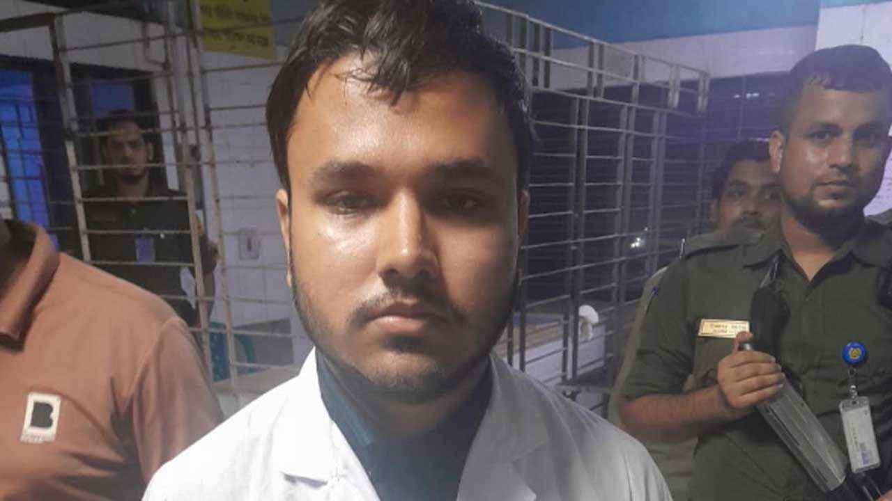 ভুয়া চিকিৎসক সেজে রোগীর সঙ্গে প্রতারণা, ঢাকা মেডিকেলে আটক ২