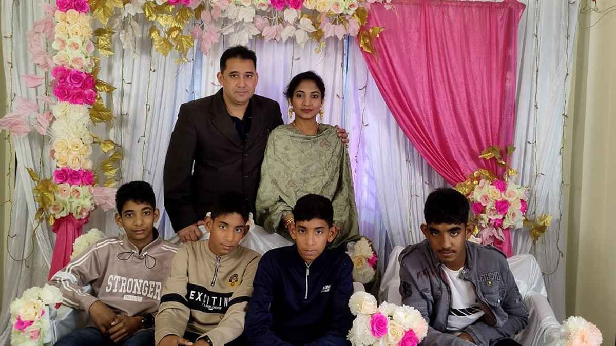 চার যমজের ১৫ বছরে পা