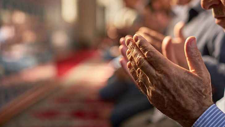 চোখ ও কানের সুস্থতার জন্য যে দোয়া পড়বেন