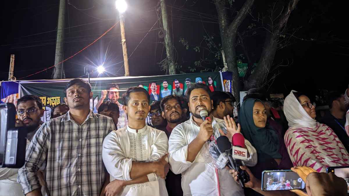 বিশ্ববিদ্যালয়গুলোতে গণতান্ত্রিক সহঅবস্থান থাকবে: নাহিদ ইসলাম