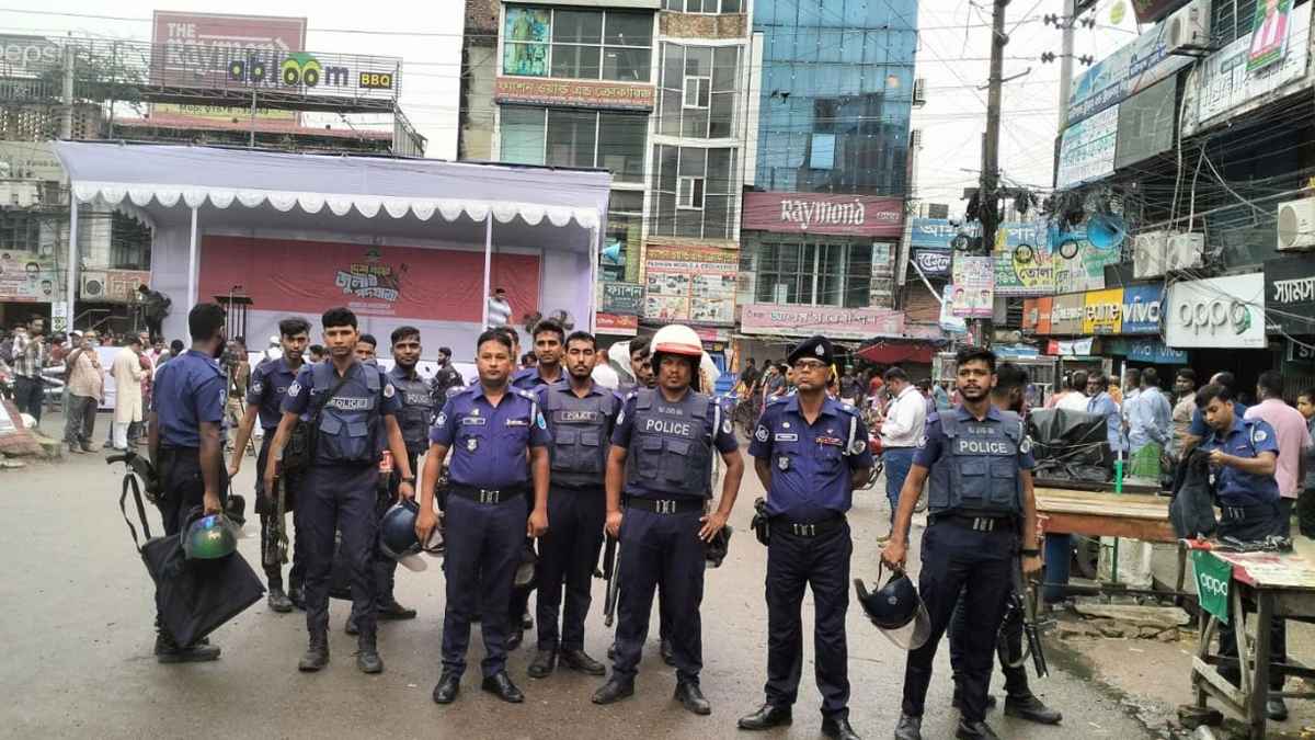 এনসিপির সমাবেশ ঘিরে নিরাপত্তার চাদরে ফরিদপুর