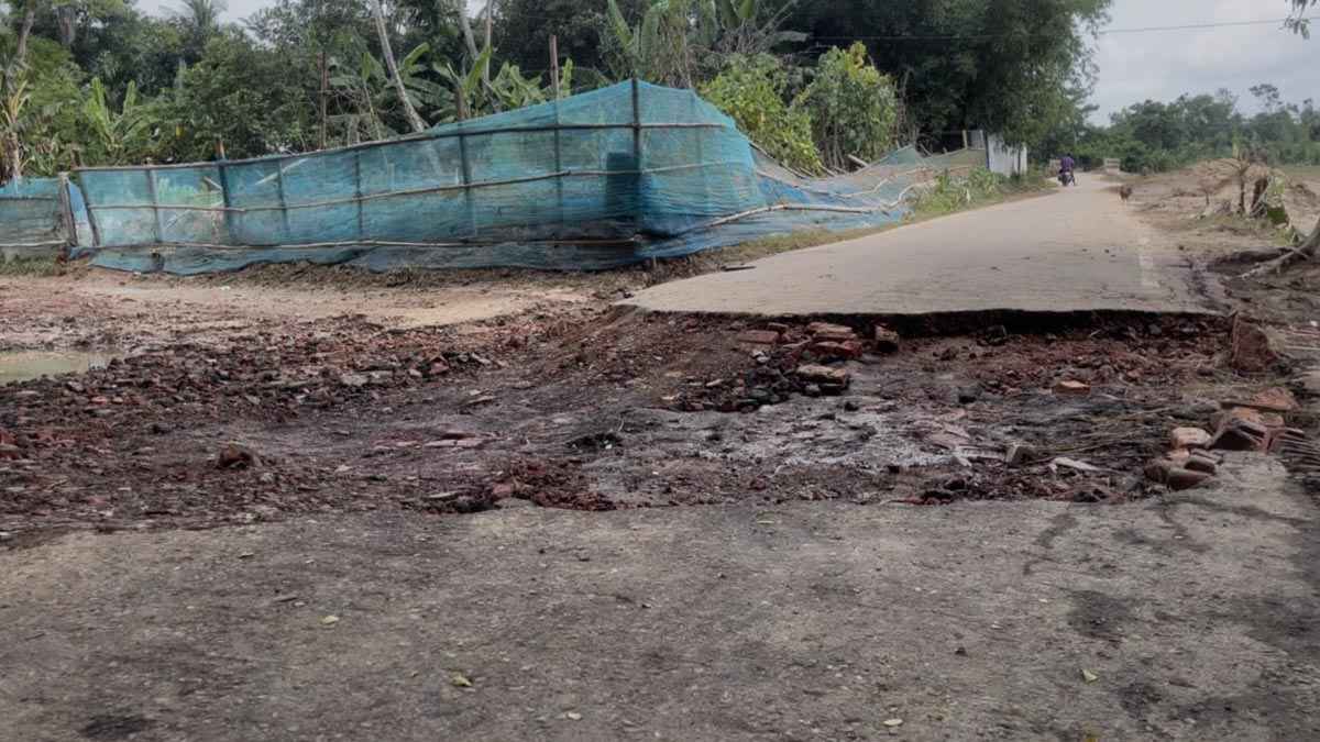 দৃশ্যমান হচ্ছে ক্ষতচিহ্ন, ১২৬ সড়ক চলাচলের অনুপযোগী