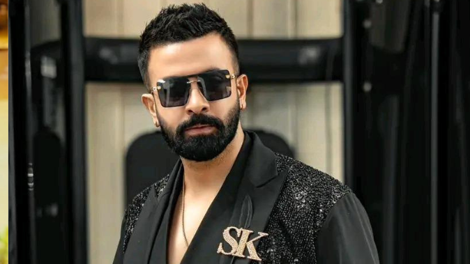 নতুন সিনেমায় শাকিবের পারিশ্রমিক ও সাইনিং মানি কত