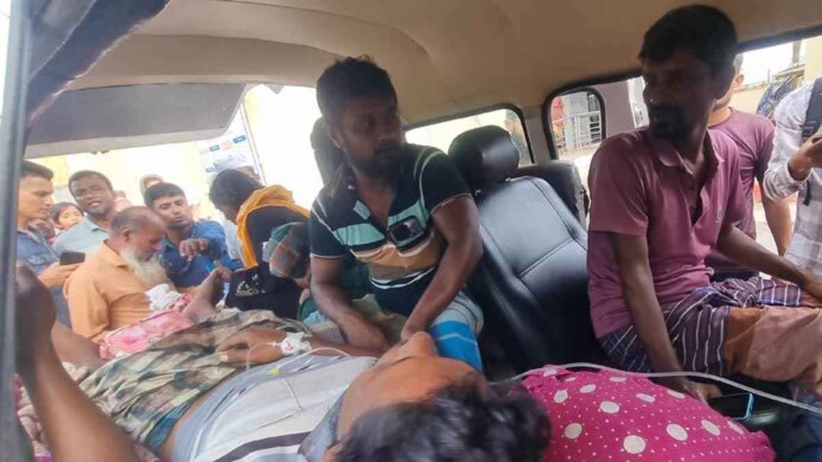 বঙ্গোপসাগরে ২ ট্রলারে ডাকাতি, গুলিবিদ্ধ জেলে