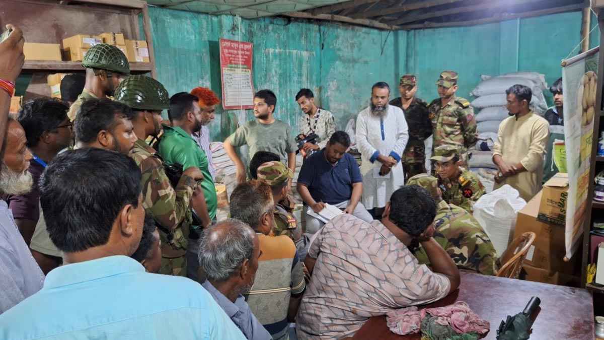 গাইবান্ধায় ৪৩৪ বস্তা সার জব্দ, ৫০ হাজার টাকা জরিমানা