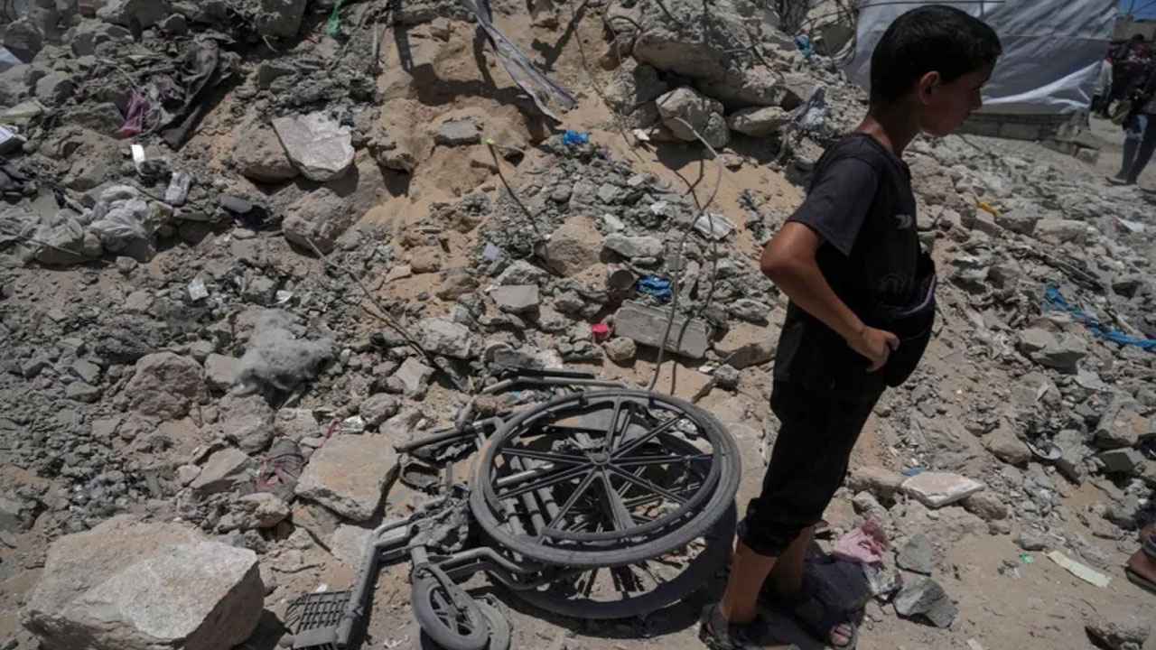 গাজায় আরও ৭৪ ফিলিস্তিনিকে হত্যা করেছে ইসরায়েল